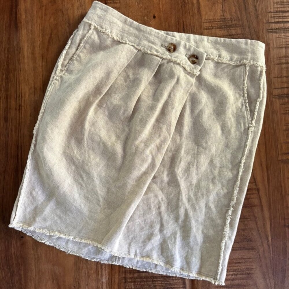 Michael Kors linen skirt: two buttons, frayed hem and edges. pockets, sz 2